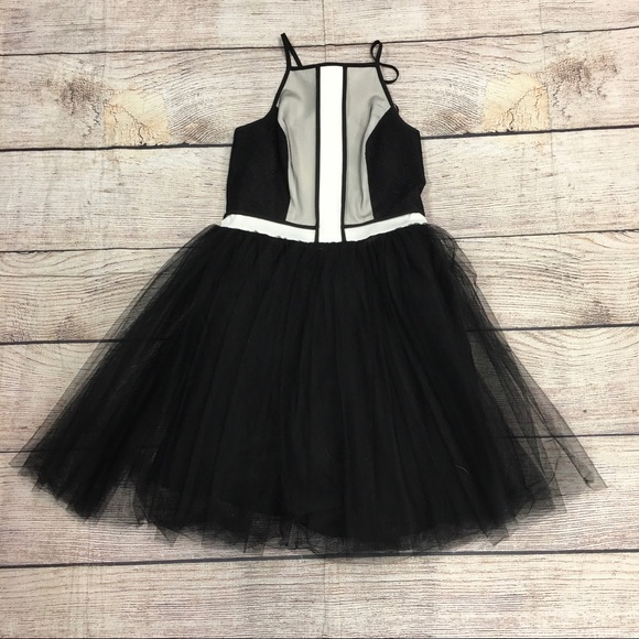 NWT BCBGenetation White Black Party Dress with Crinoline Mesh bottom Size 2 XS - Picture 1 of 5